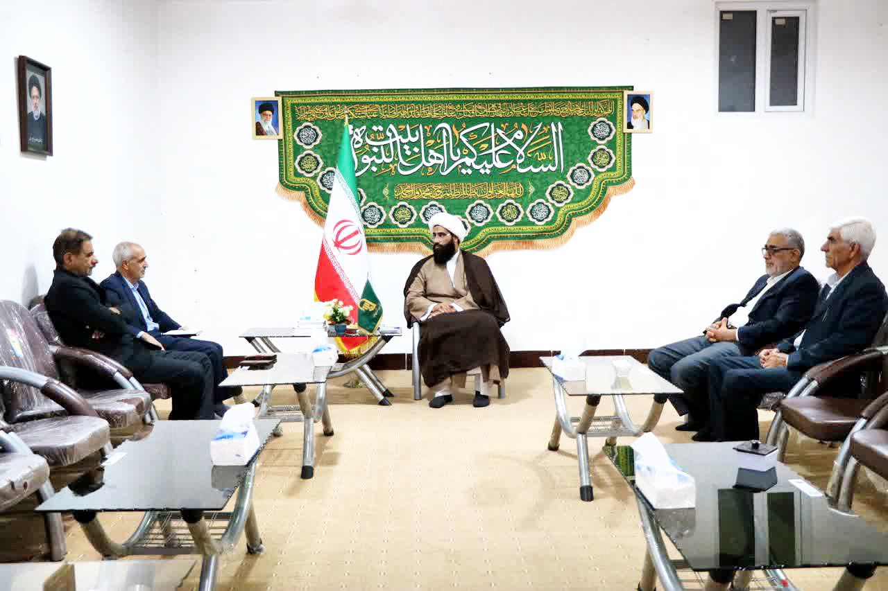 دیدار کانون بازنشستگان دهلران با امام جمعه؛ تأکید بر رسیدگی به مشکلات بازنشستگان و ارتقای خدمات درمانی