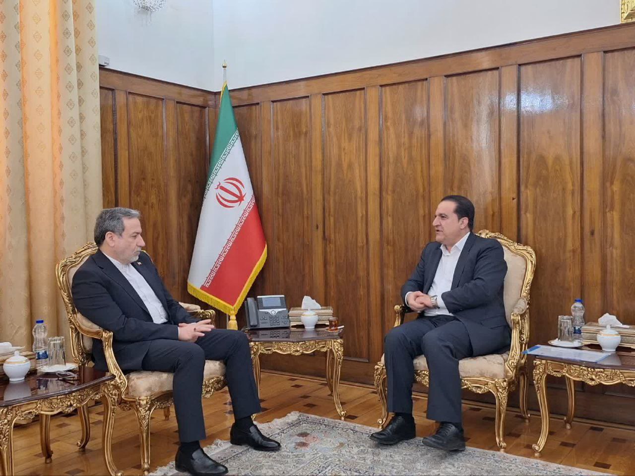 استاندار ایلام با وزیر خارجه دیدار کرد؛ توسعه دیپلماسی و تسهیل روابط با عراق در دستور کار